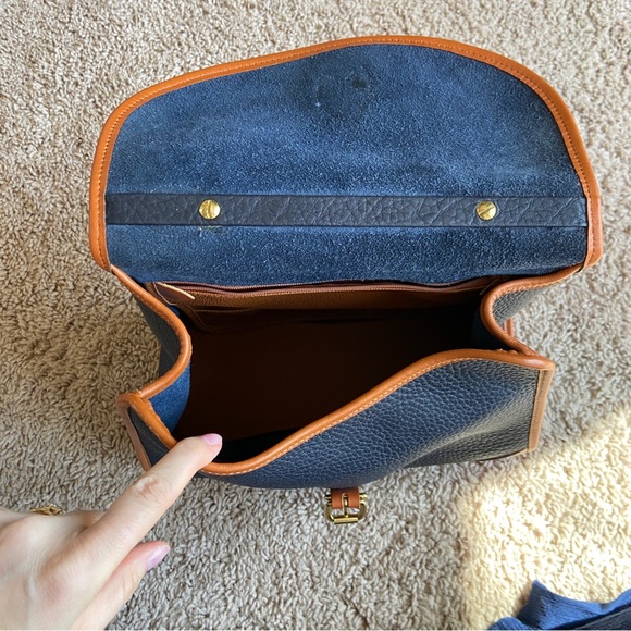 Vintage Dooney & Bourke Navy and Tan Leather Handbag - Picture 2 of 6